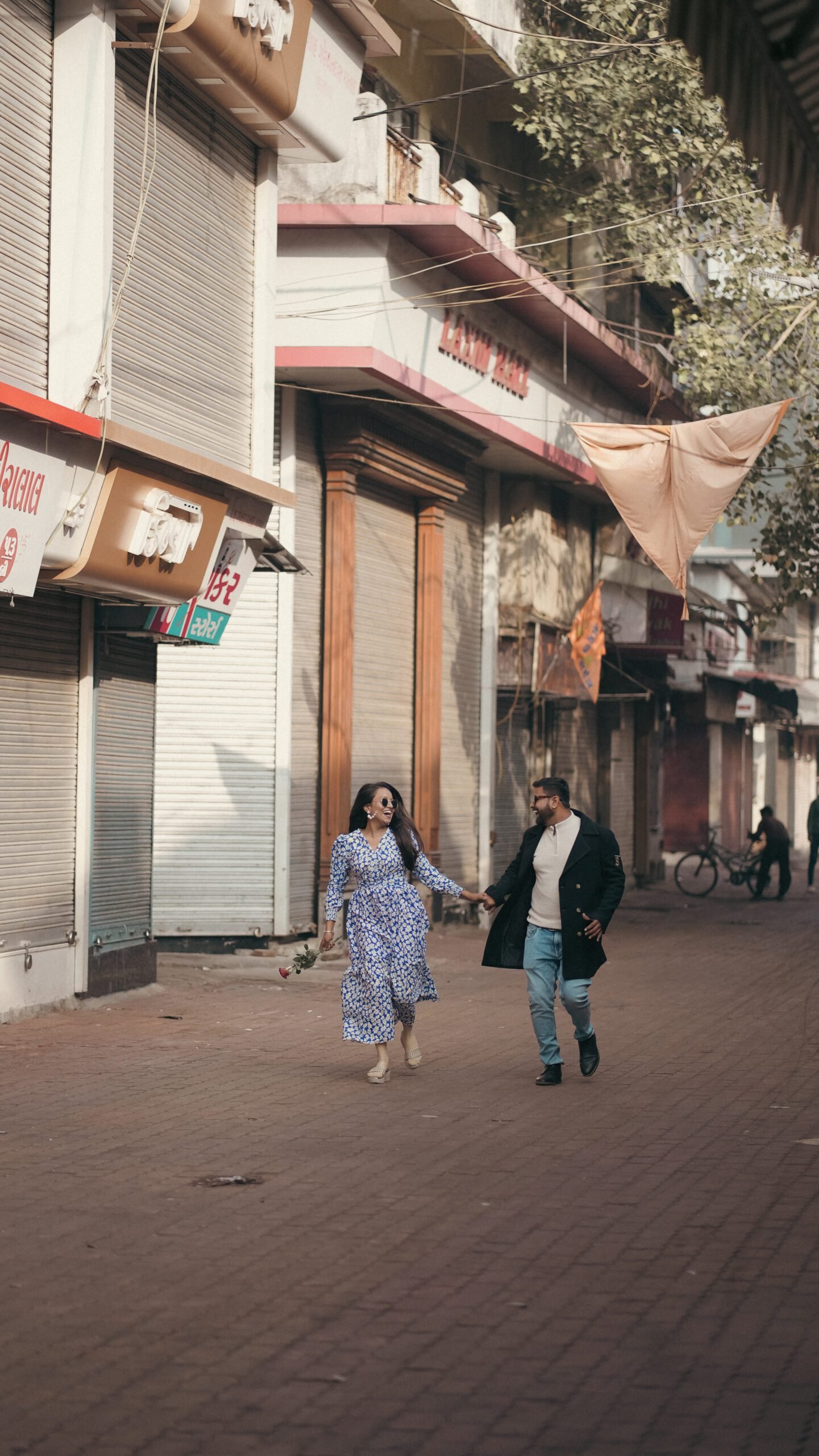 Vadodara street pre wedding photography