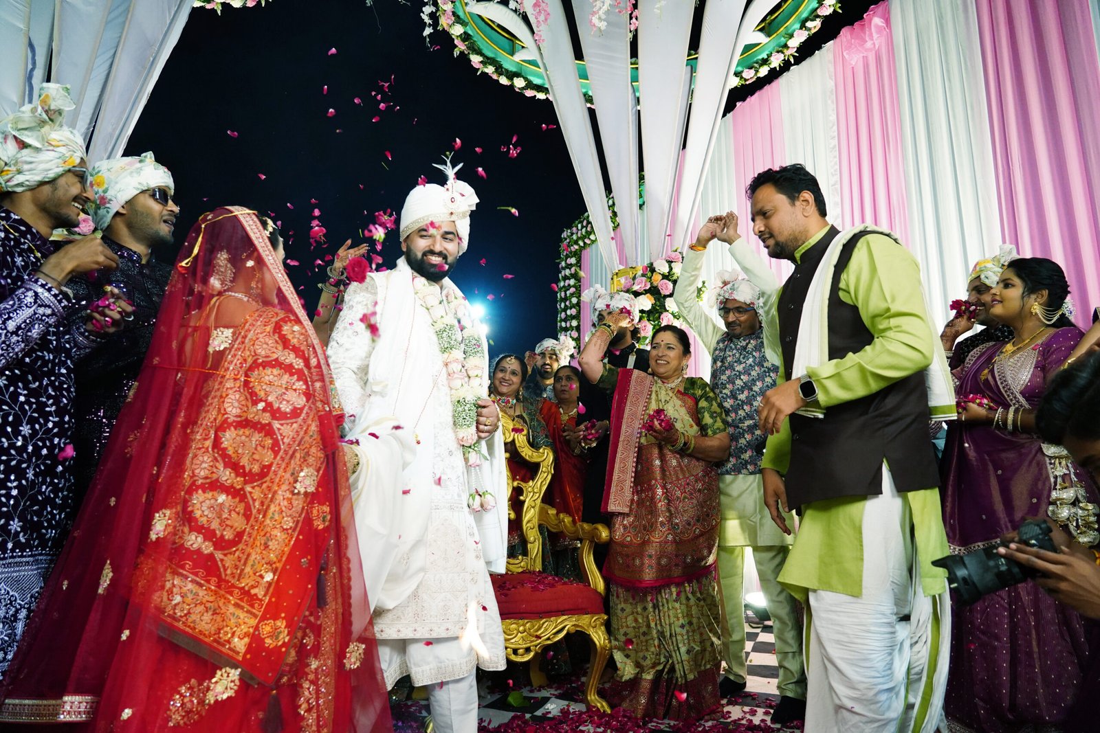 Read more about the article A Grand Gujarati Vivah: A Spectacular Celebration of Love, Culture, and Ancient Traditions